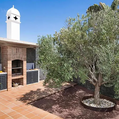 Mamma Mia Pool Heat Private & Jacuzzi Villa *