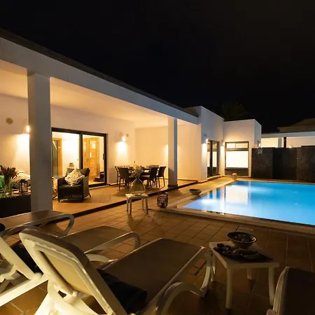 Mamma Mia Pool Heat Private & Jacuzzi Villa