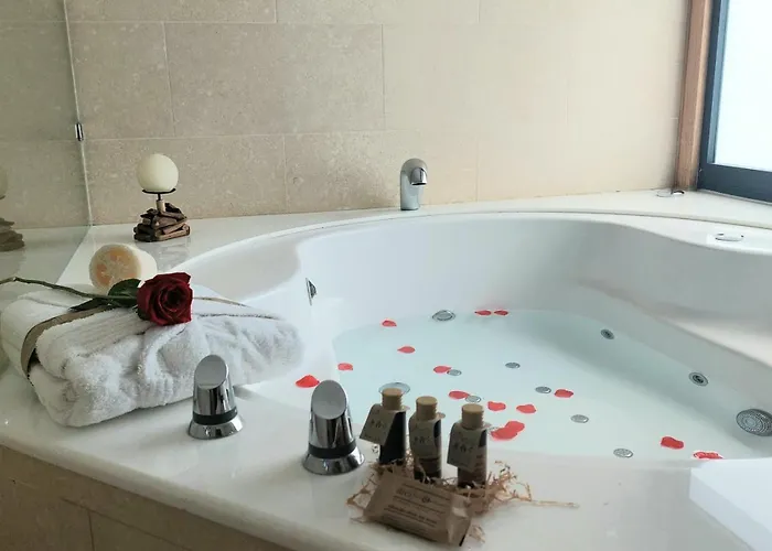 Mamma Mia Pool Heat Private & Jacuzzi Вилла *