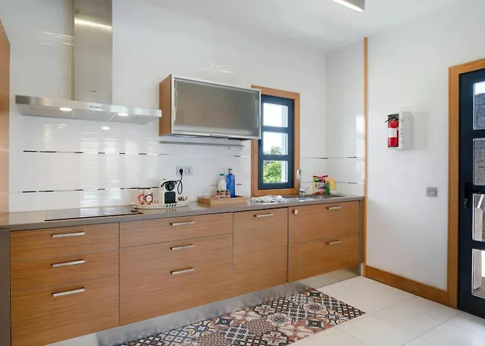 Вилла Mamma Mia Pool Heat Private & Jacuzzi